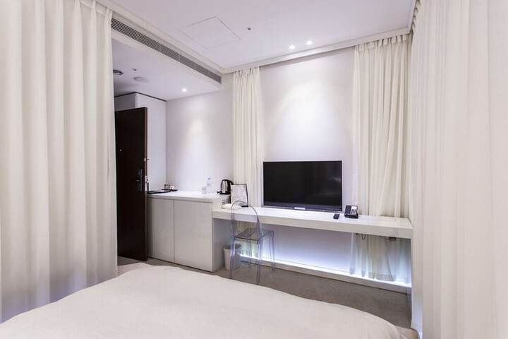 Room 16 of 89