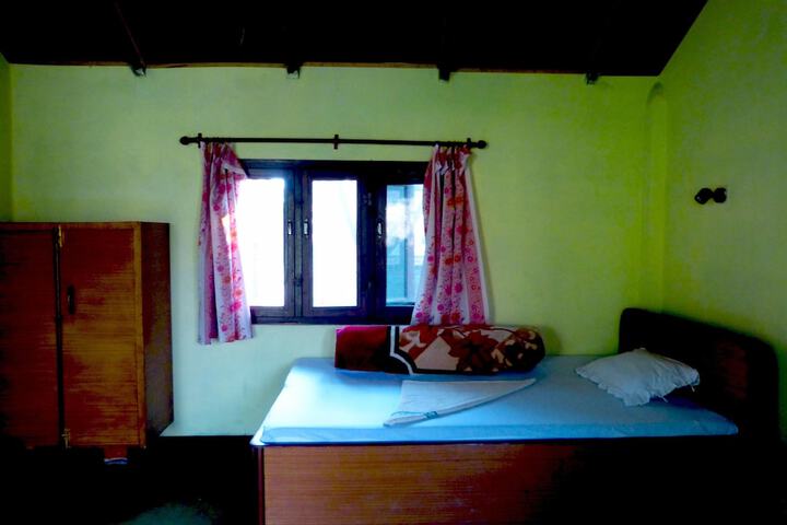 Room 7 of 19