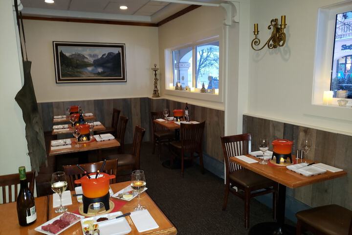 Dining 43 of 50