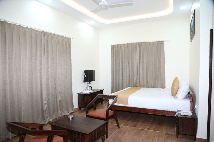 Room 8 of 15