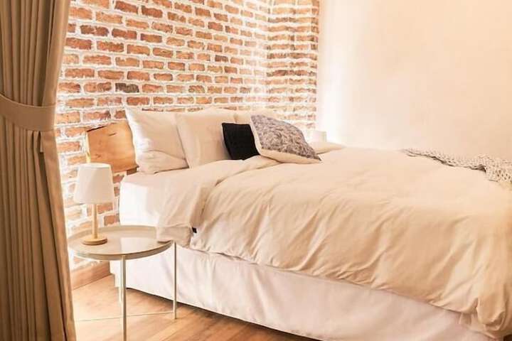 Room 8 of 38