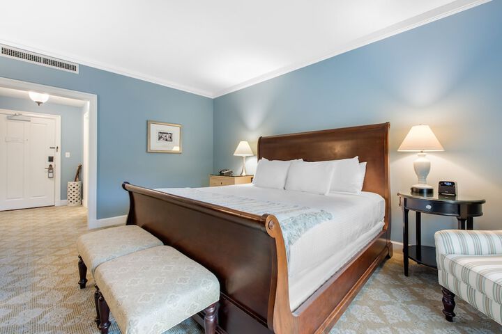 Deluxe Room 1 King Bed (29 of 53)