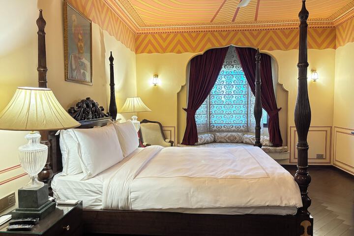 Room 25 of 133
