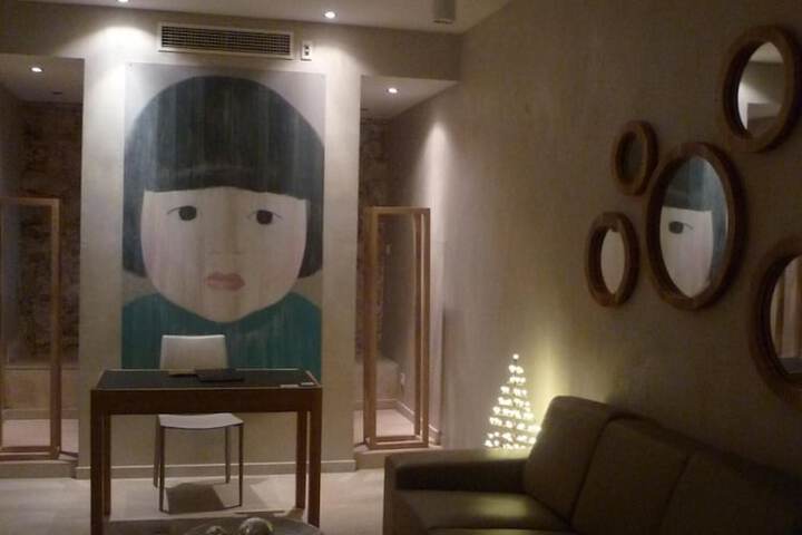 Room 19 of 48