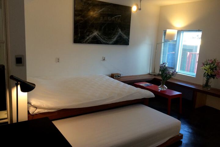 Room 28 of 258
