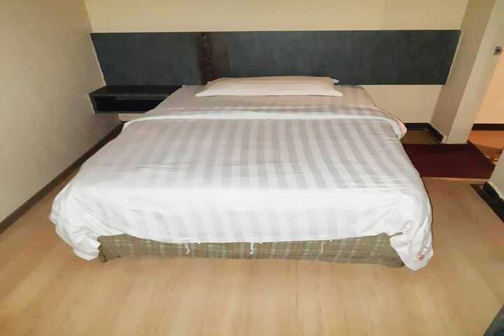 Room 20 of 31