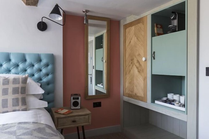 Room 16 of 68