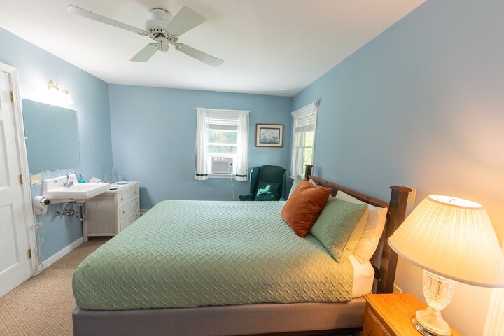 Room 3 of 80