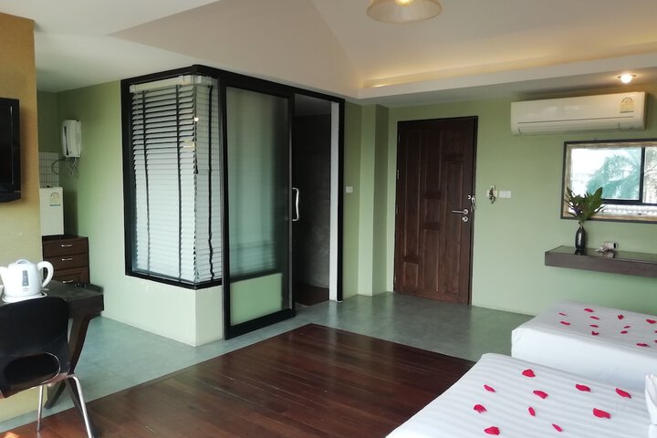Room 30 of 76