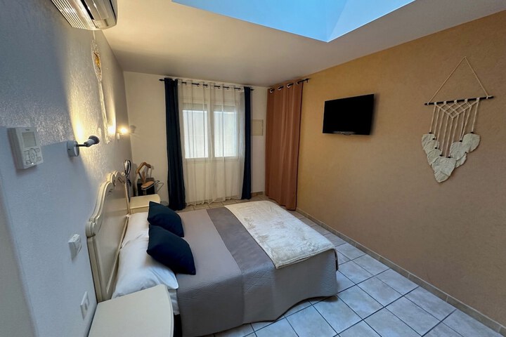 Room 42 of 81