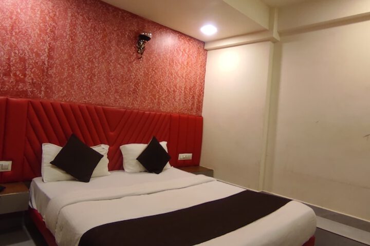 Room 3 of 44