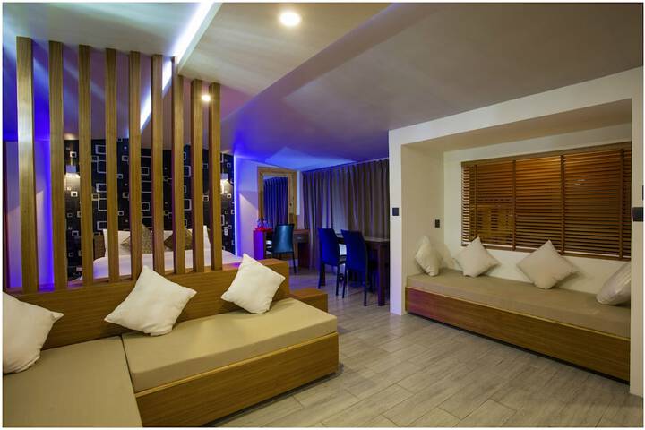 Room 10 of 97