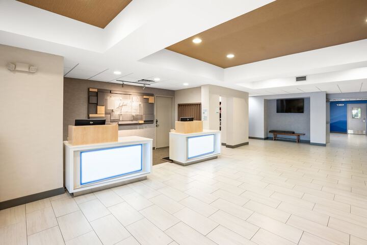 Check-in/check-out kiosk