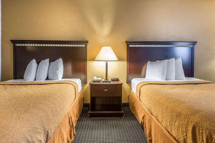 2 Double Beds (8 of 11)