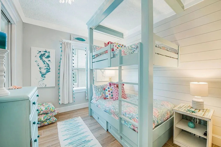 Room 4 of 26