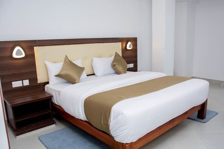 Room 5 of 22