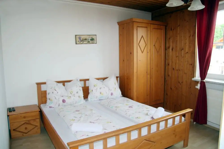 Room 5 of 48
