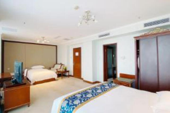 Room 22 of 23
