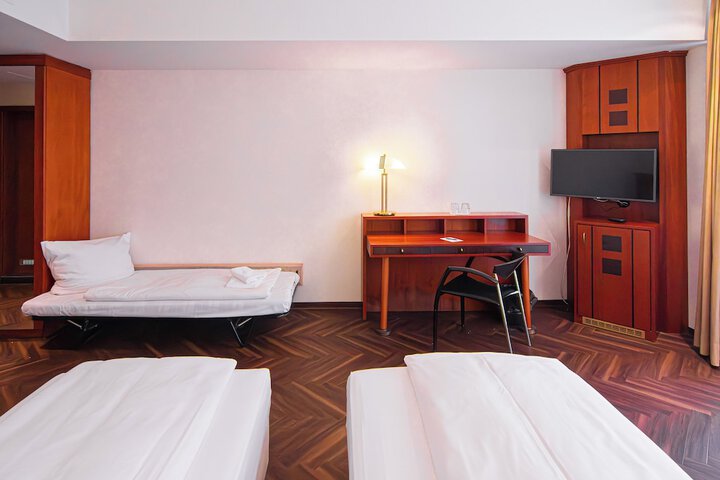 Room 43 of 123