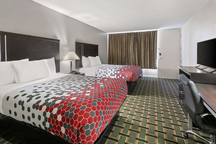 2 Double Beds (7 of 11)