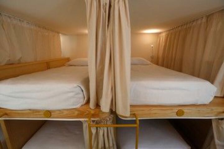 Room 45 of 119