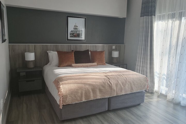 Room 8 of 43