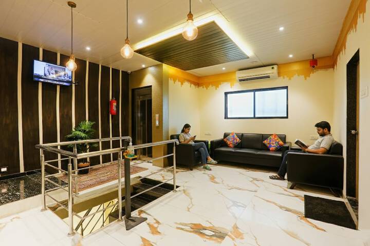 Hotel Interior 11 of 34