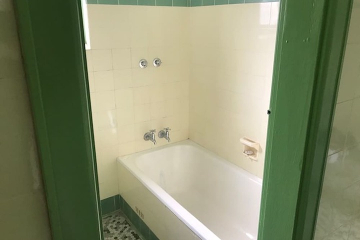 Room 25 of 38