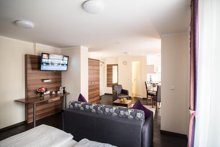Room 33 of 42