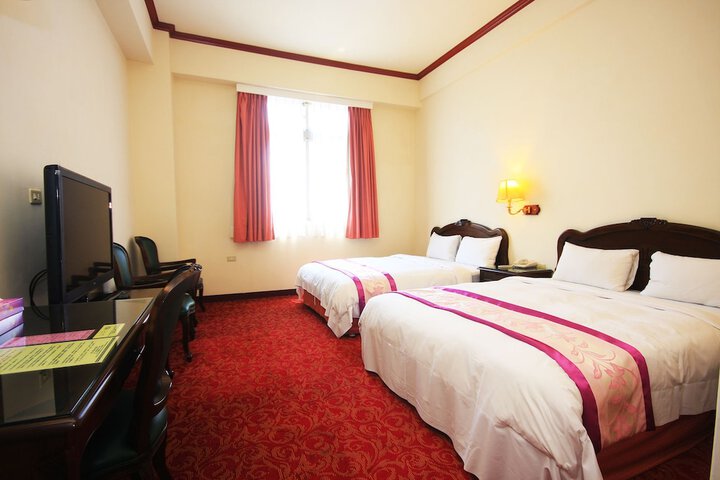 Room 8 of 33