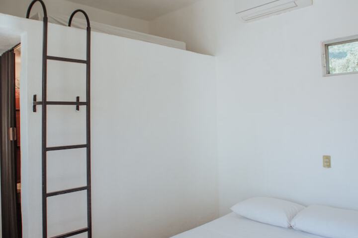 Room 30 of 106