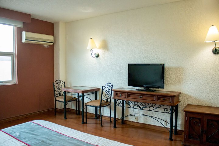 Room 9 of 43