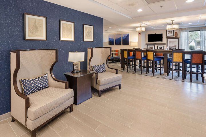 Entrance & Lobby