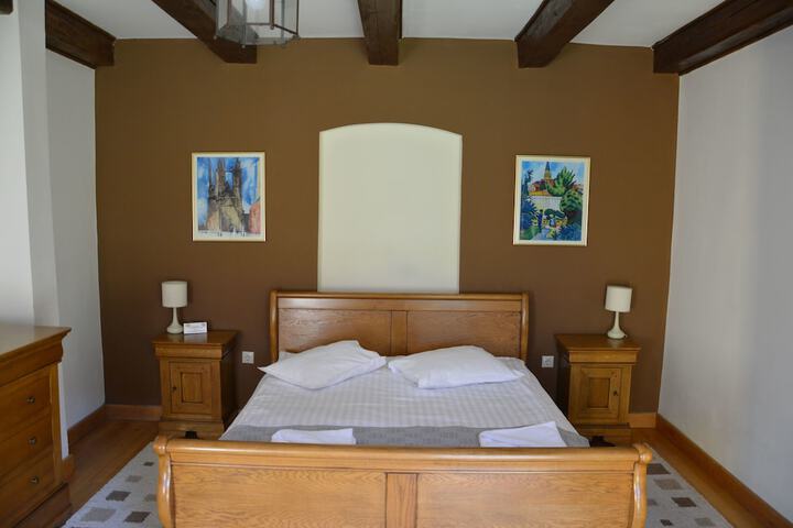Room 4 of 34