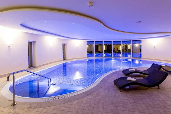 Pools & Facilities