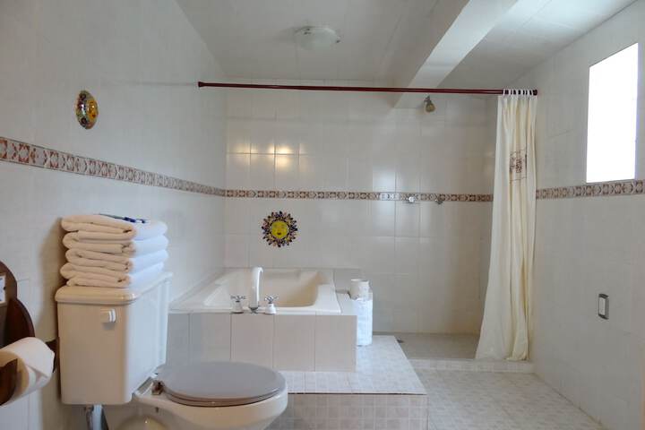 Room 6 of 11