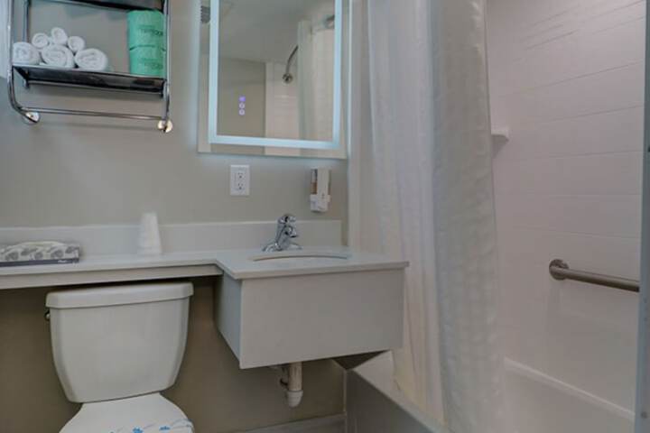 Room 18 of 27