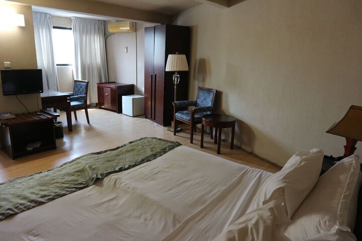 Room 9 of 54