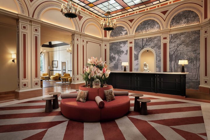 Entrance & Lobby