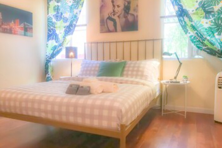 Room 19 of 34