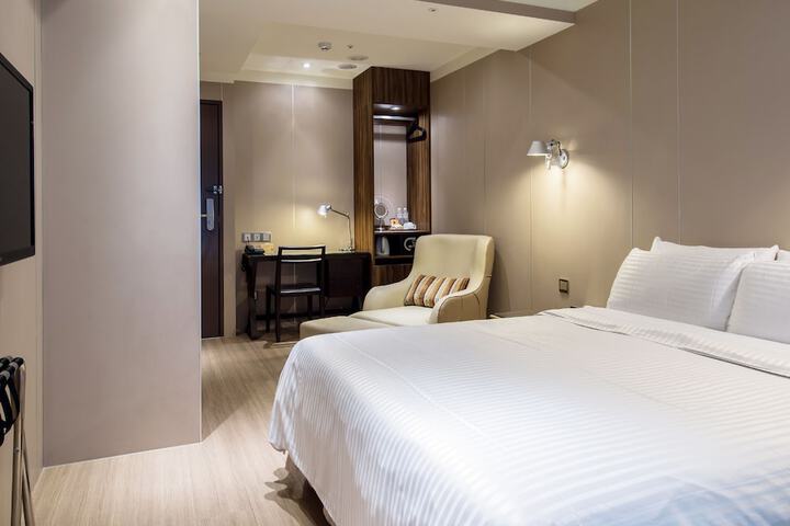 Room 13 of 53