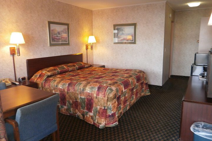 1 King Bed (1 of 5)