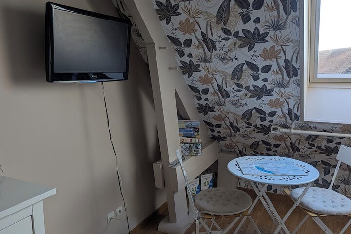 Room 3 of 12