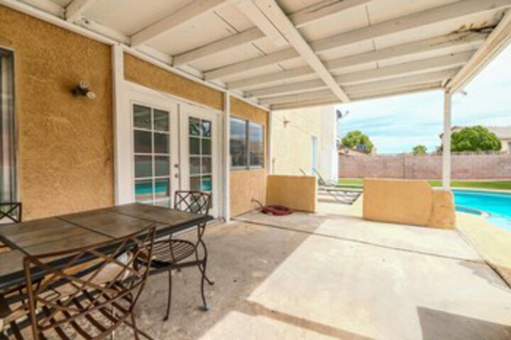 Terrace/Patio 2 of 31