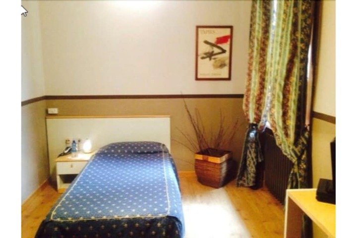Room 14 of 37