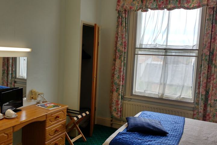 Room 5 of 45
