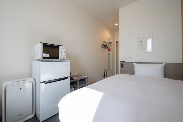 Room 3 of 18