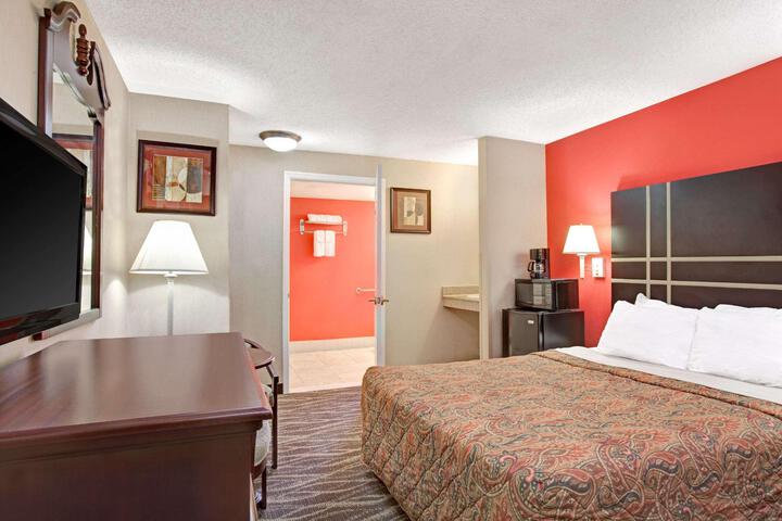 1 King Bed (1 of 9)