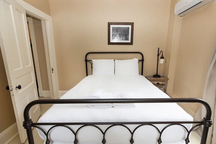 Room 9 of 39