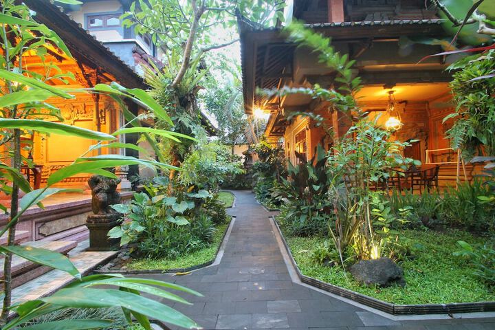Hotel Exterior 49 of 49